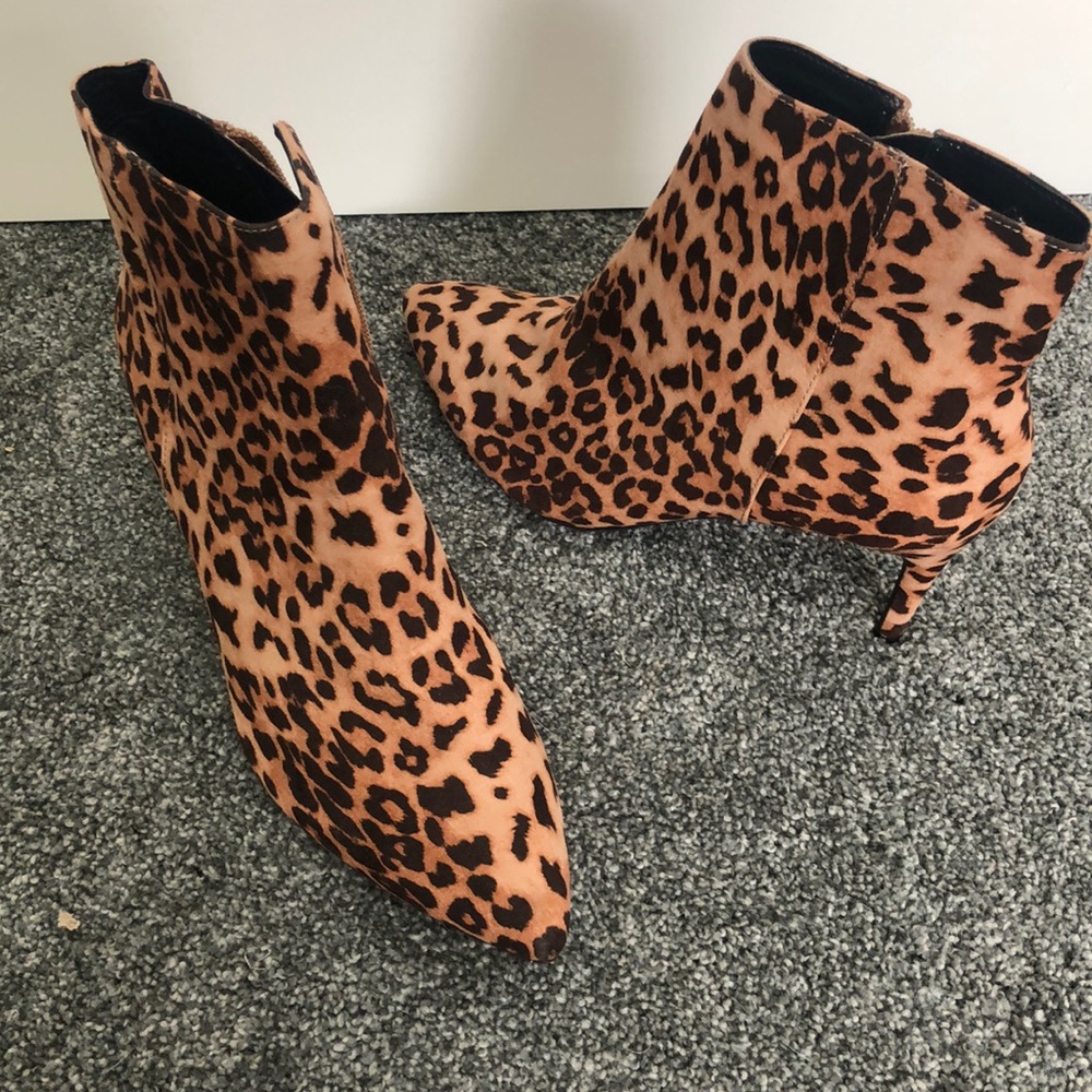 Express Leopard Booties 🐆